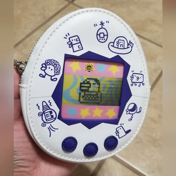 Cakeworthy x Tamagotchi White Lenticular Coin Bag - Picture 3 of 5
